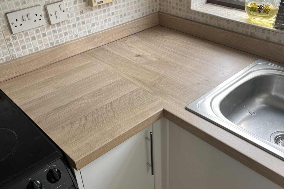 Kitchen units and worktop fitted March 2023